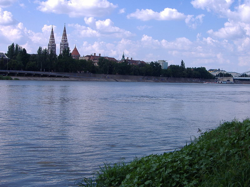 800px-River Tisza Szeged