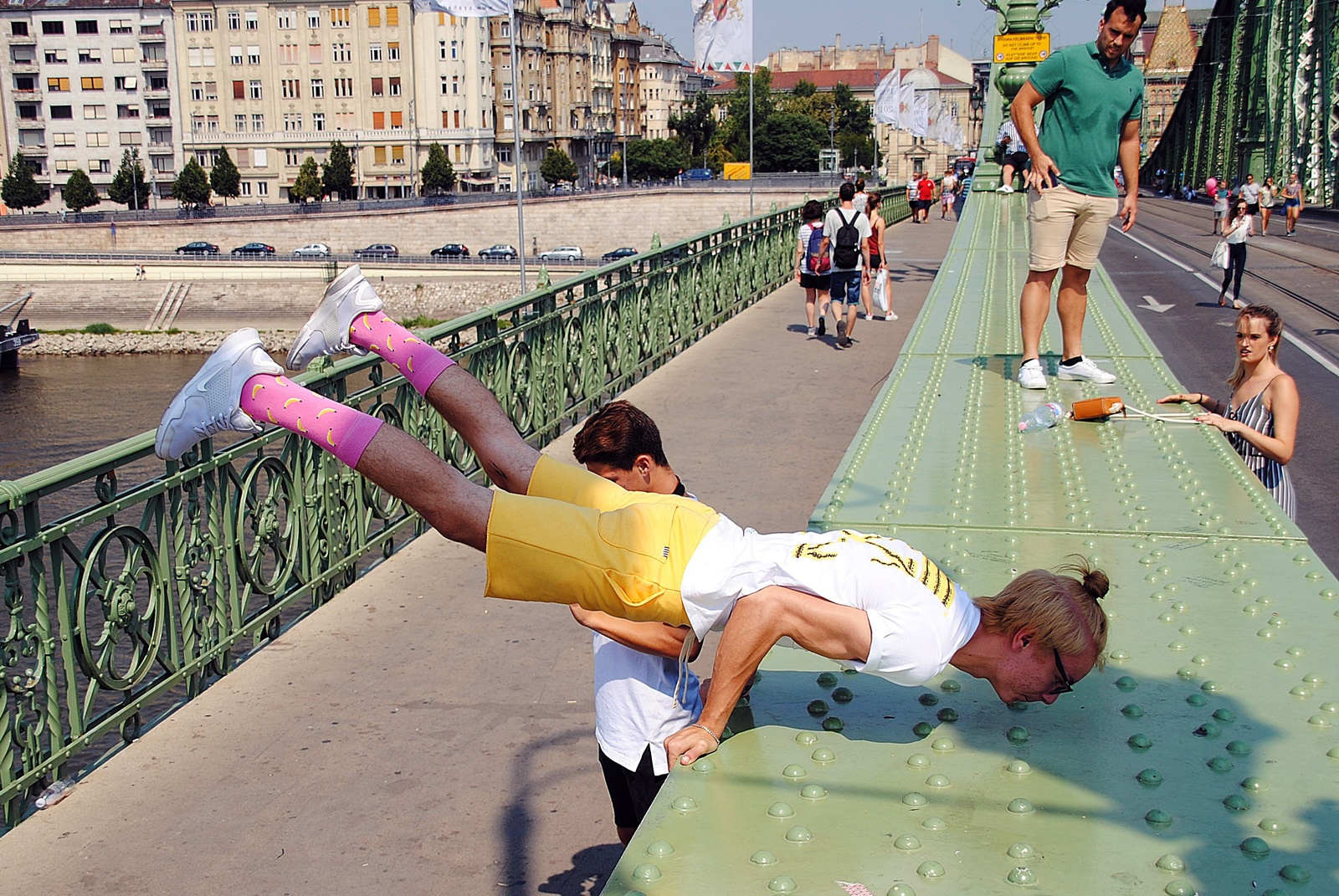 Planking a hídon