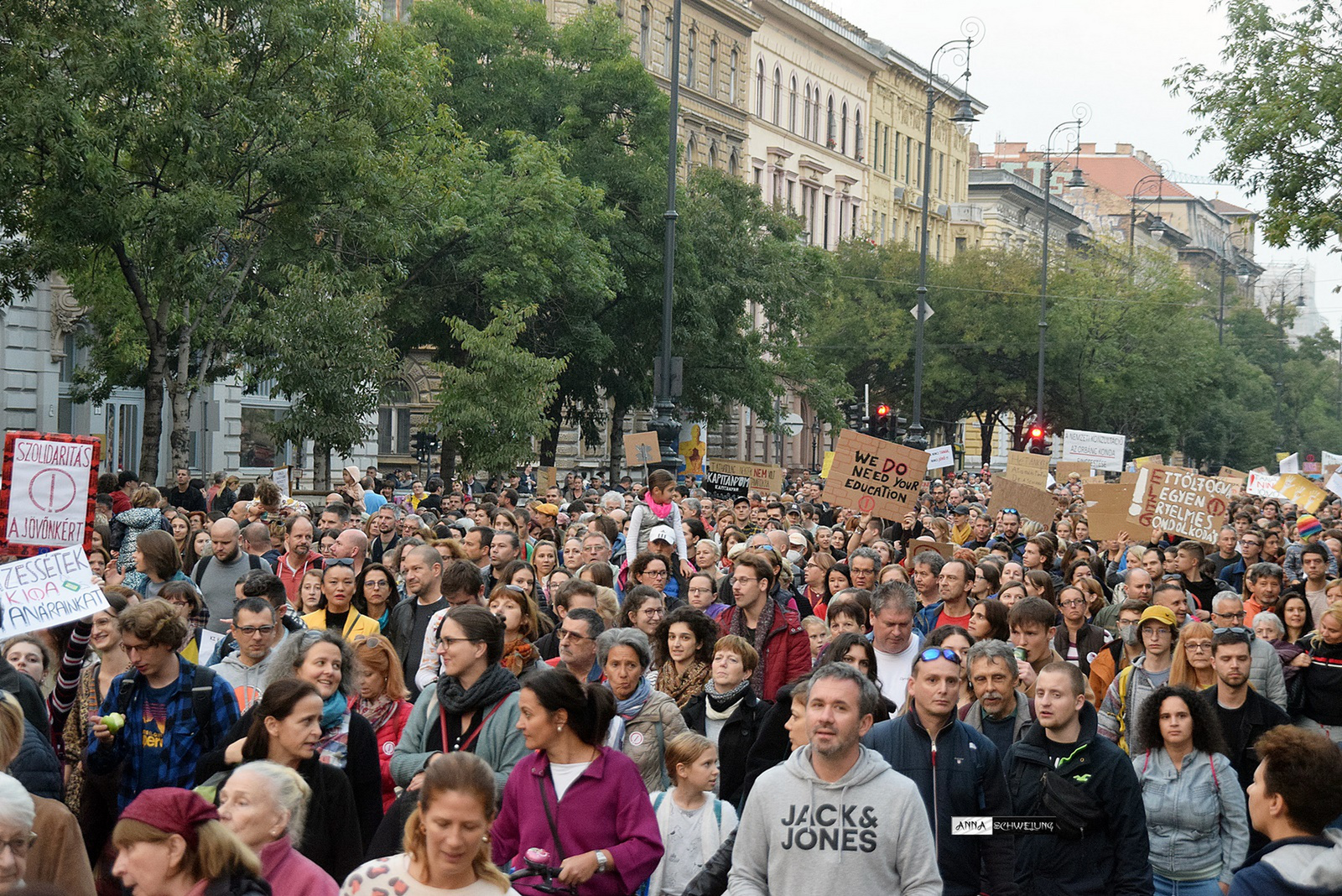 Visszavágó - El a kezekkel a tanárainktól!