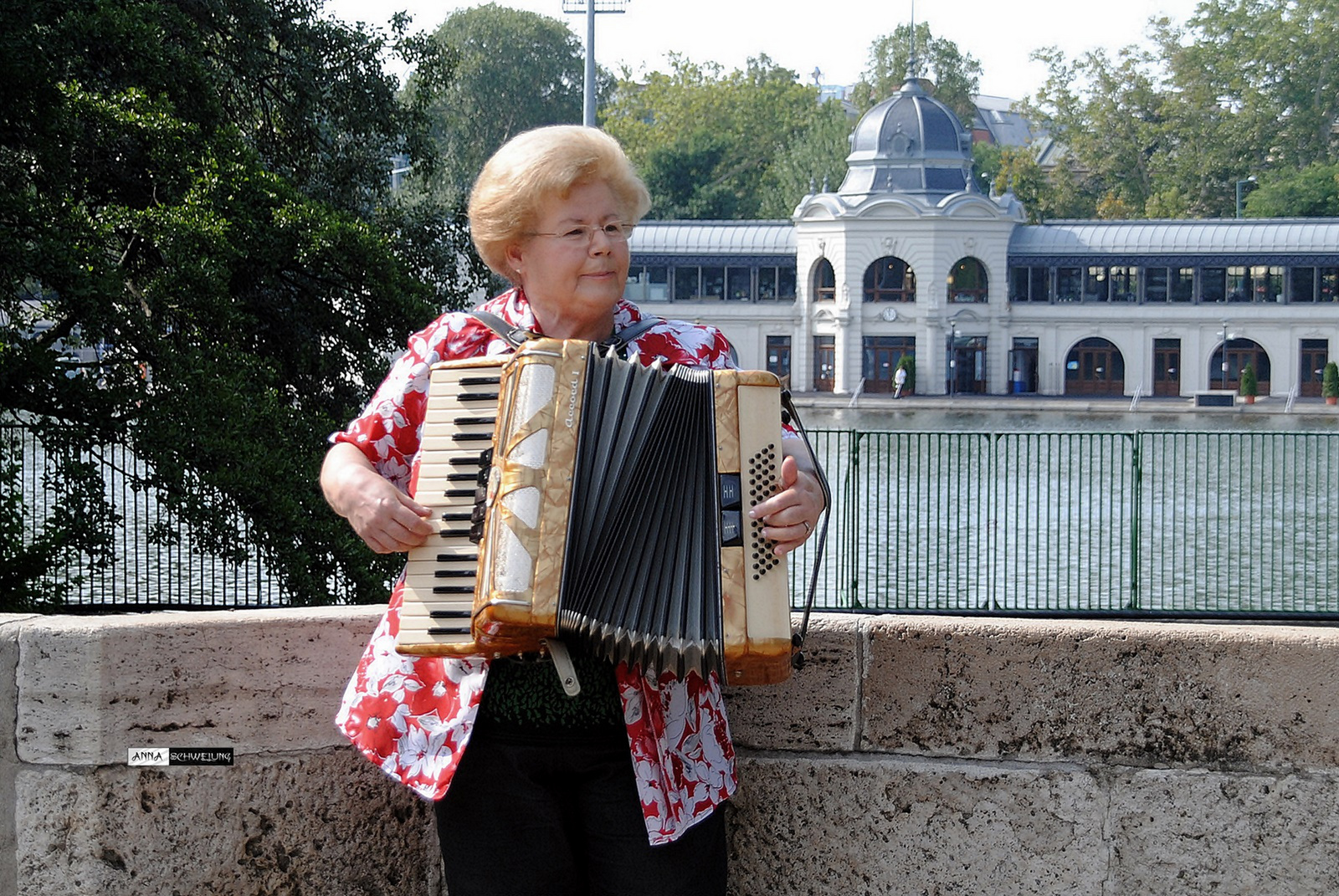 Szajna parti harmonikás...