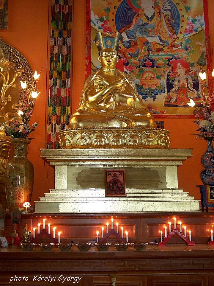 sztupa, a templom egyik főalakja