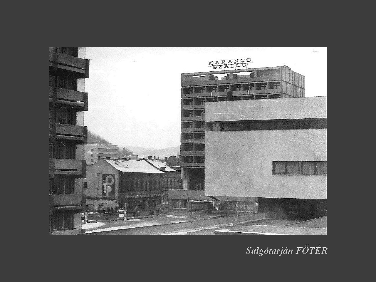 Salgótarján régen, épül a Főtér