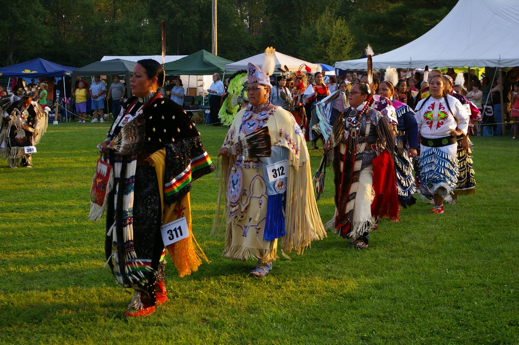Powwow indiántánc: az asszonyok