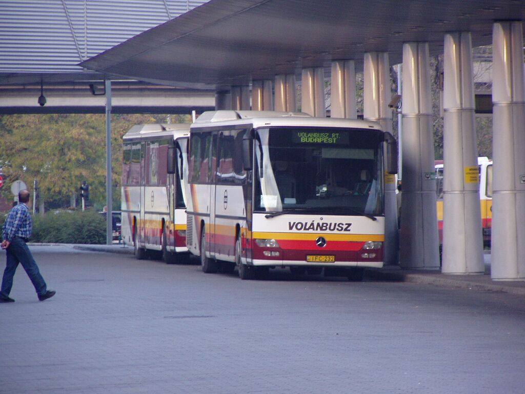 Mercedes-Intouro-volánbusz-051023-01