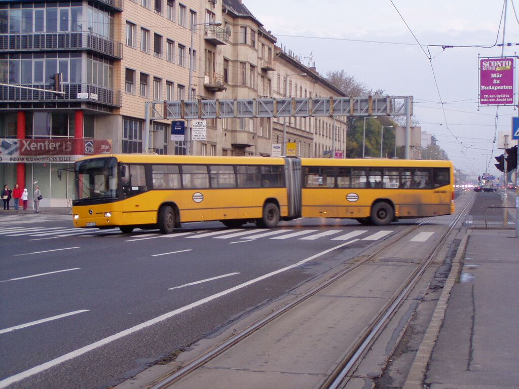 Mercedes-Connecto-volánbusz-051023-02