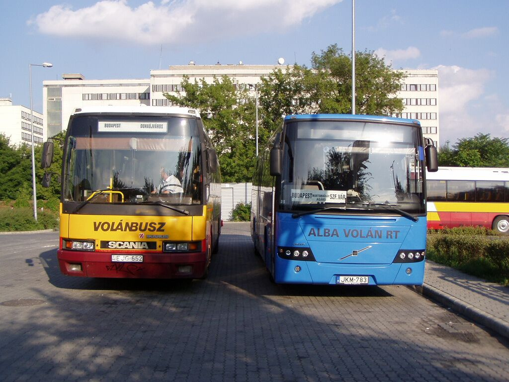 E95-volánbusz+volvo-albavolán-050723-01