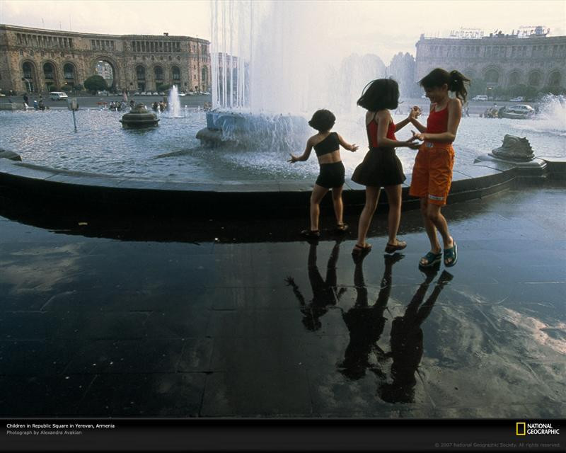 children-playing-armenia-750341-xl (Medium)