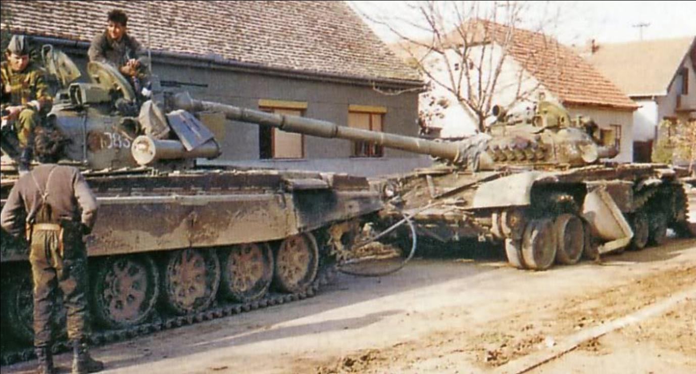 T-72 (horvát M-84) kilőve Vukovár 1991 2