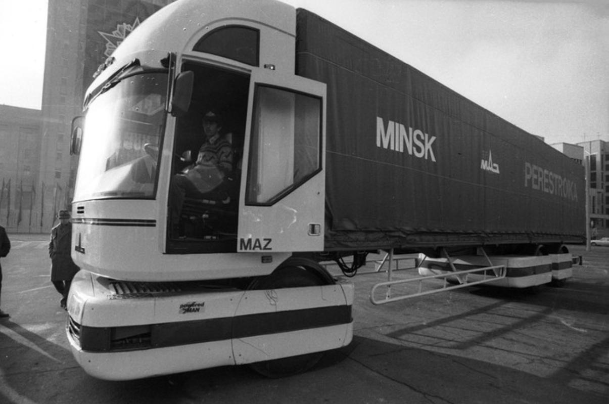 Szovjet MAZ-2000 "Peresztrojka" Minszk 1985