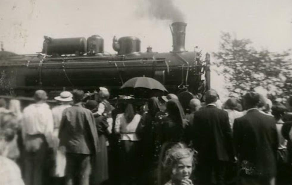324 a Szent Jobb vonatával Pusztatenyő 1938