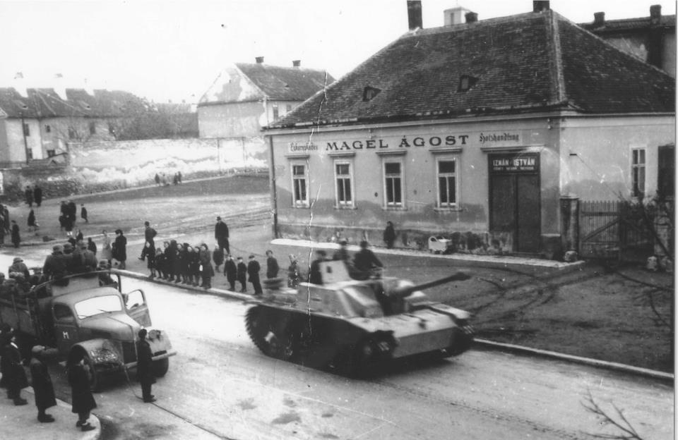 német tank a győri út és a semmelweis u sarkán