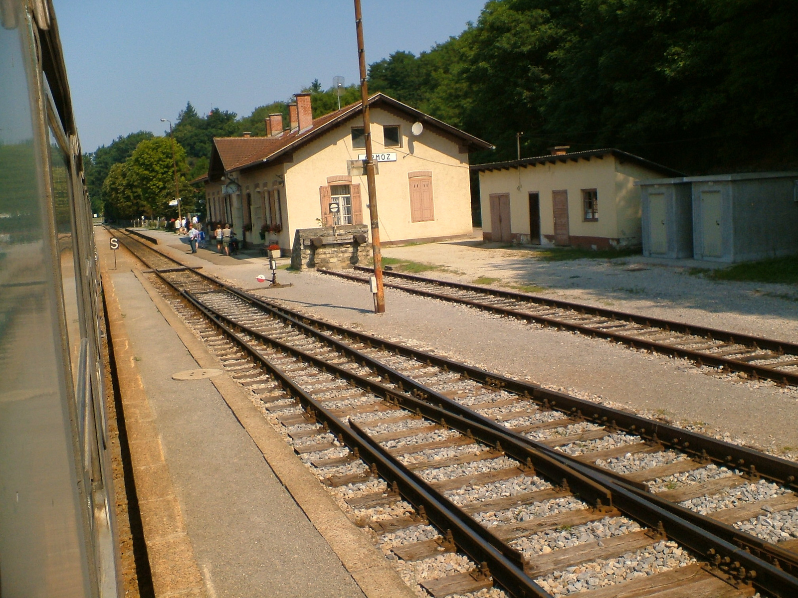 A felvételi épület Središče,és Ljutomer mesto állomások felől né