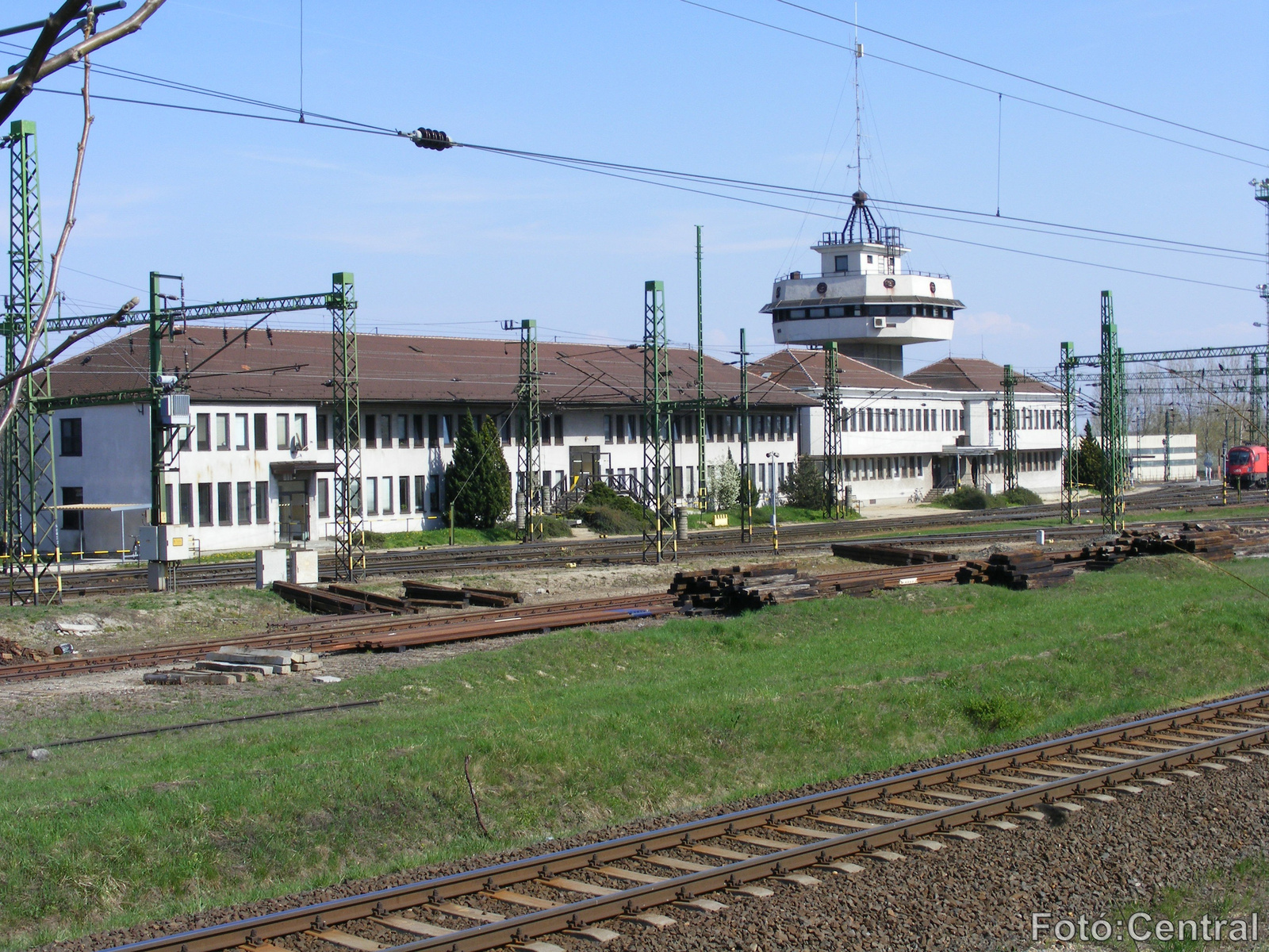 Sopron-Rendező pu.felvételi épületét,1976 április 6.-án adták át