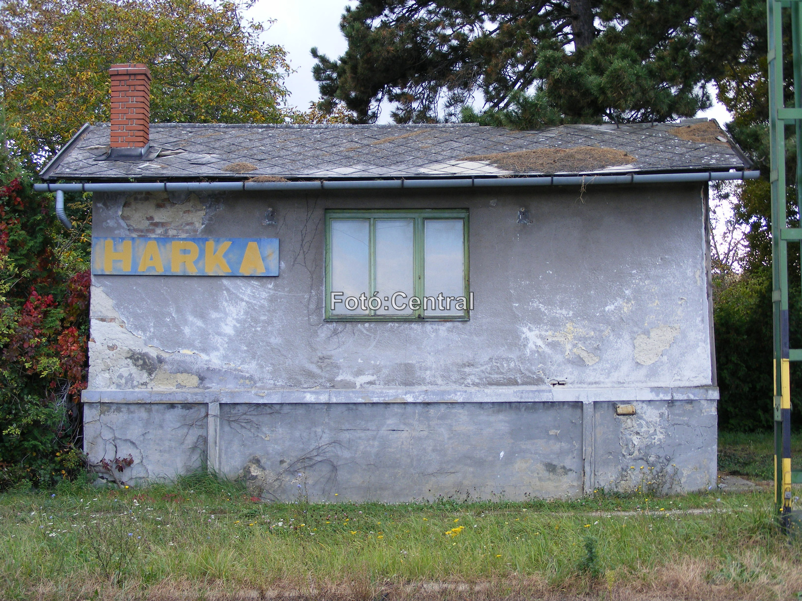 Az egykori állítóközpont,mára sajnos romossá vált épülete.