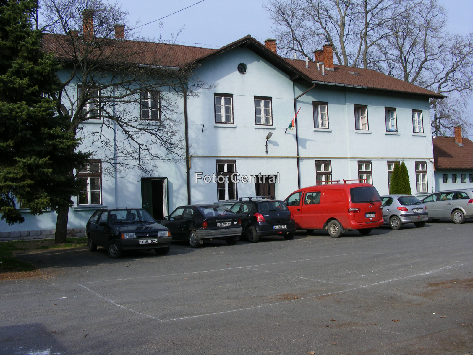 A felvételi épület középső része épült legkorábban,a Győr-Sopron