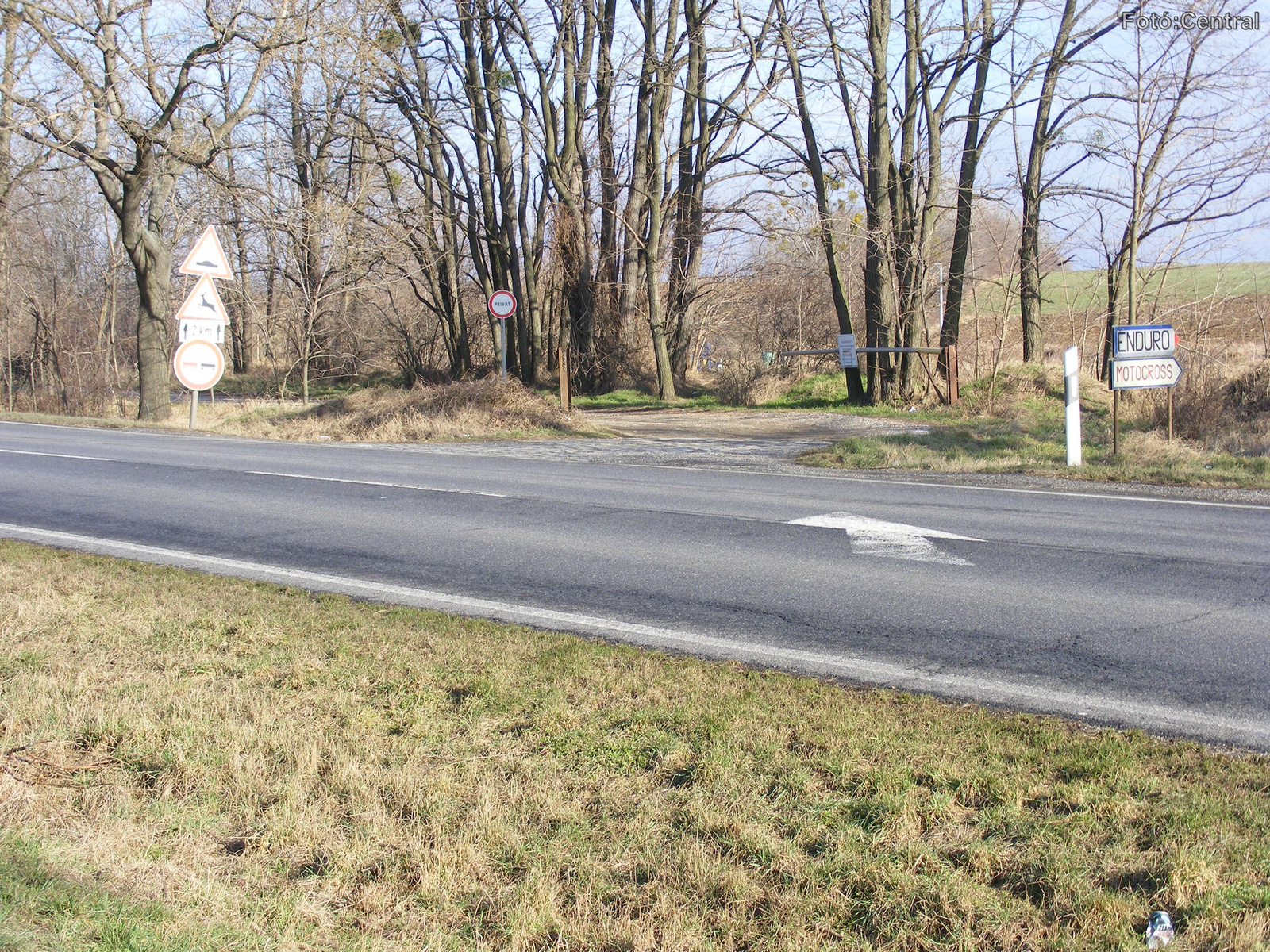 A hajdani megállóhoz vezető út ma tulajdonképpen a motokrossz pá