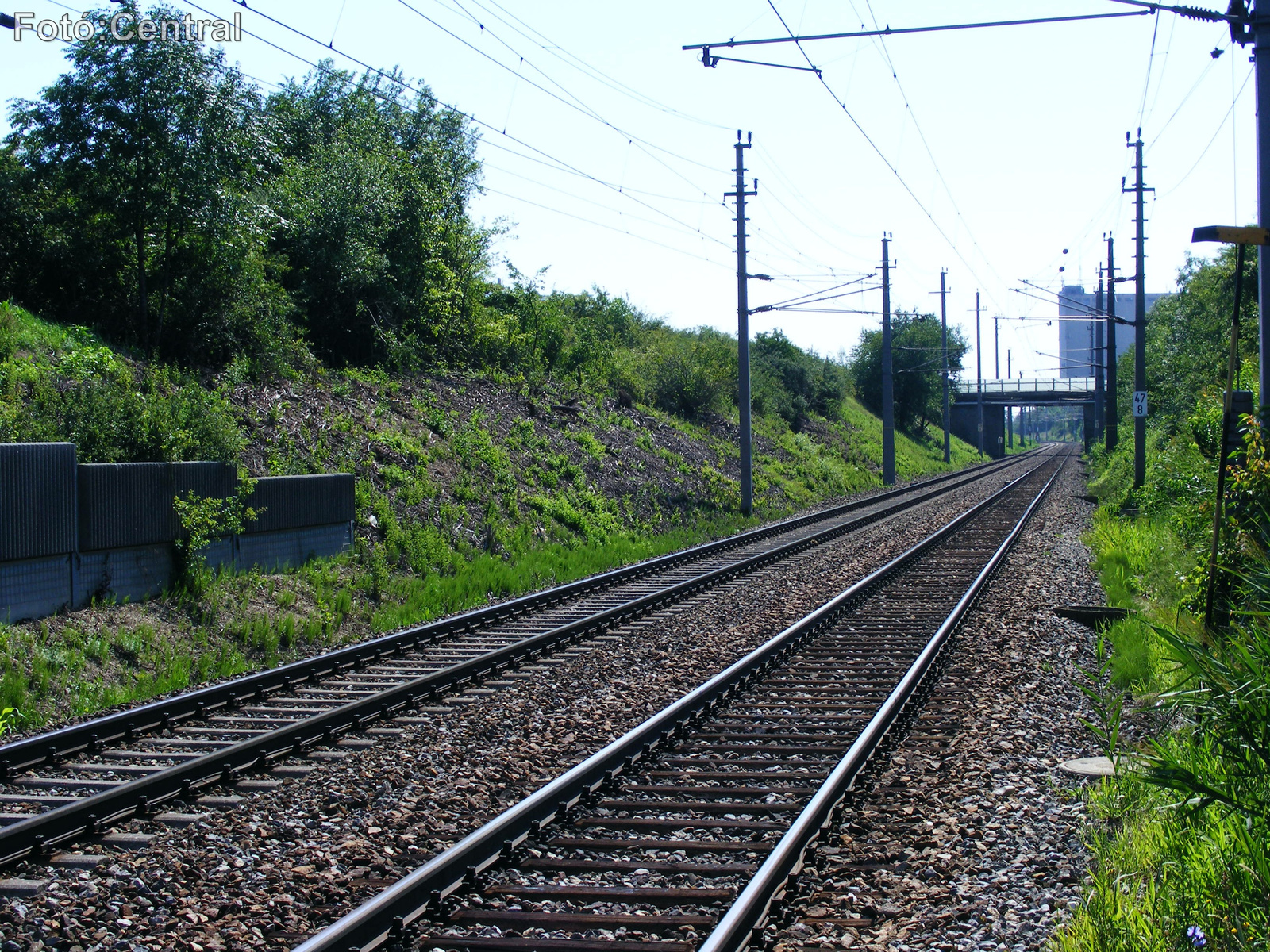 A megállóhely után Látkép Pándorfalu állomás(Budapest)felé.