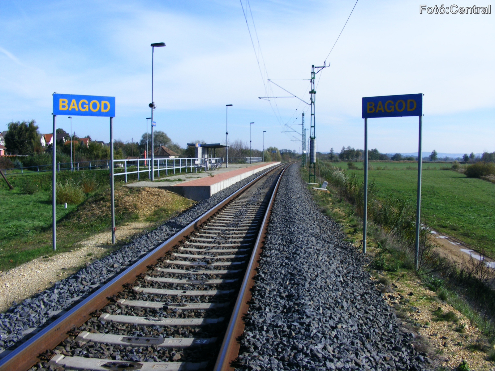 Betekintés a megállóhelyre Zalalövő felől.