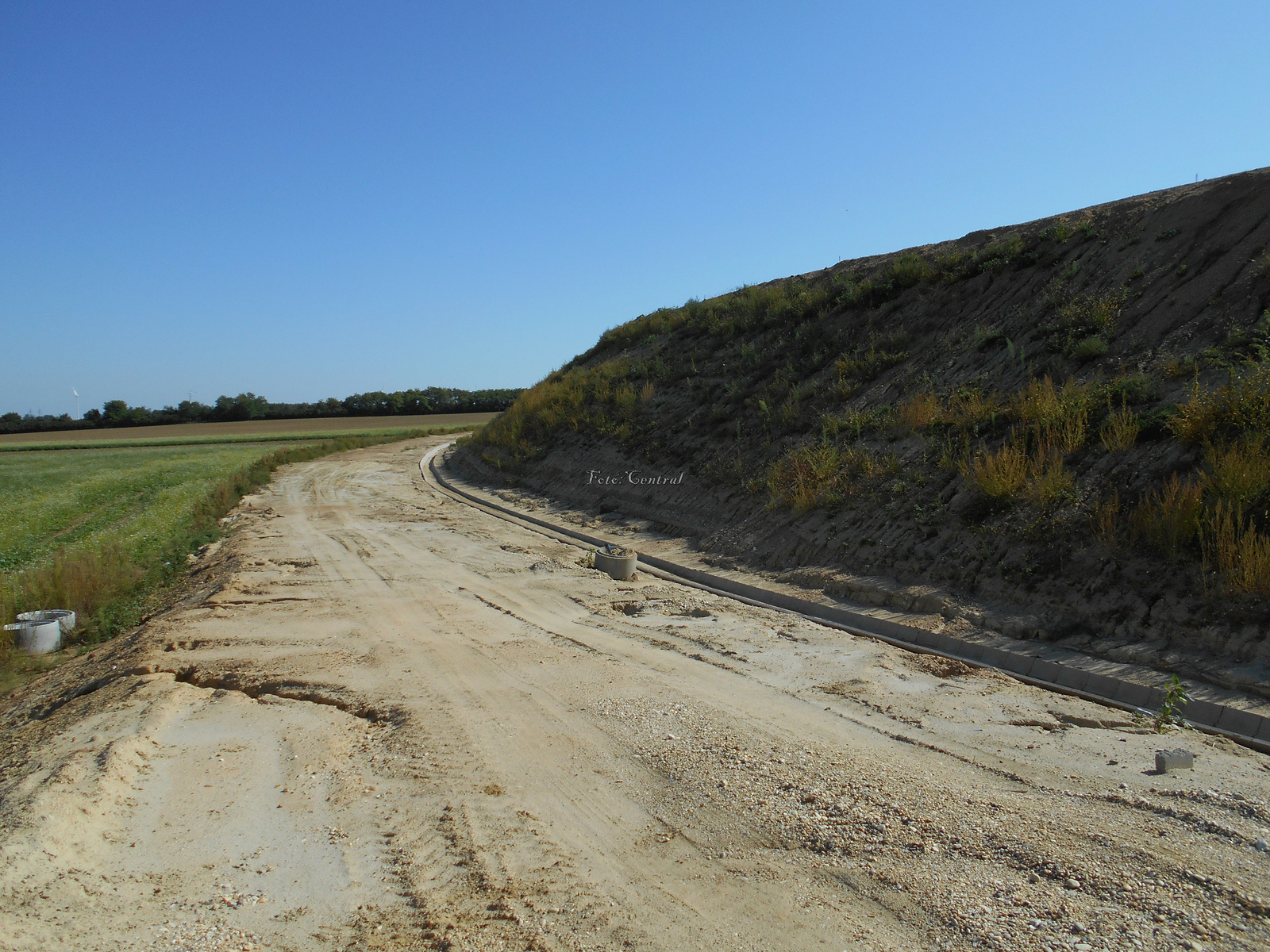 A 84-es főút új, vasút felett átvezető szakaszának építése Nagyc