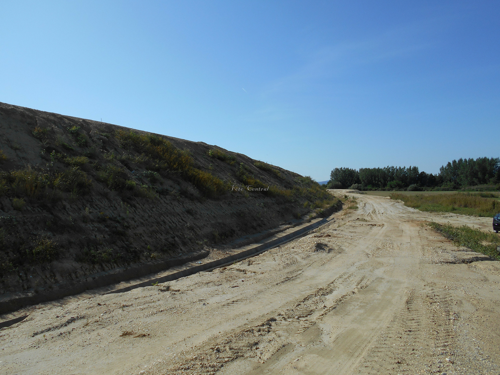 A 84-es főút új, vasút felett átvezető szakaszának építése Nagyc