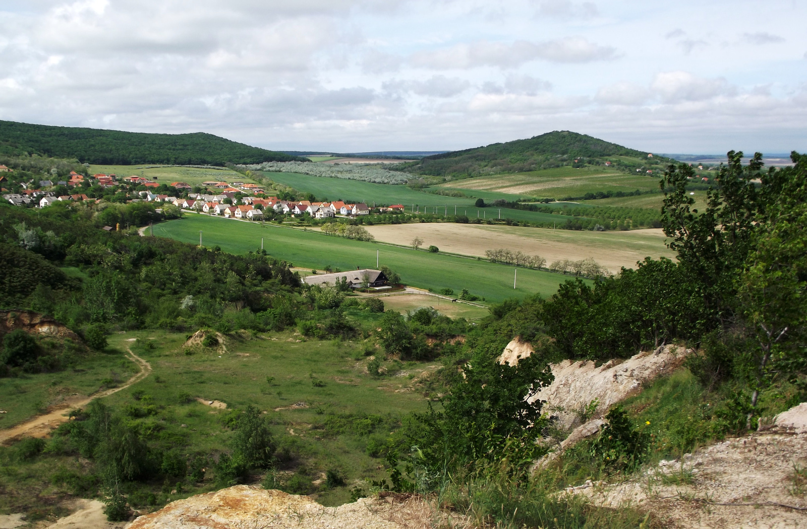 Dombok és völgyek