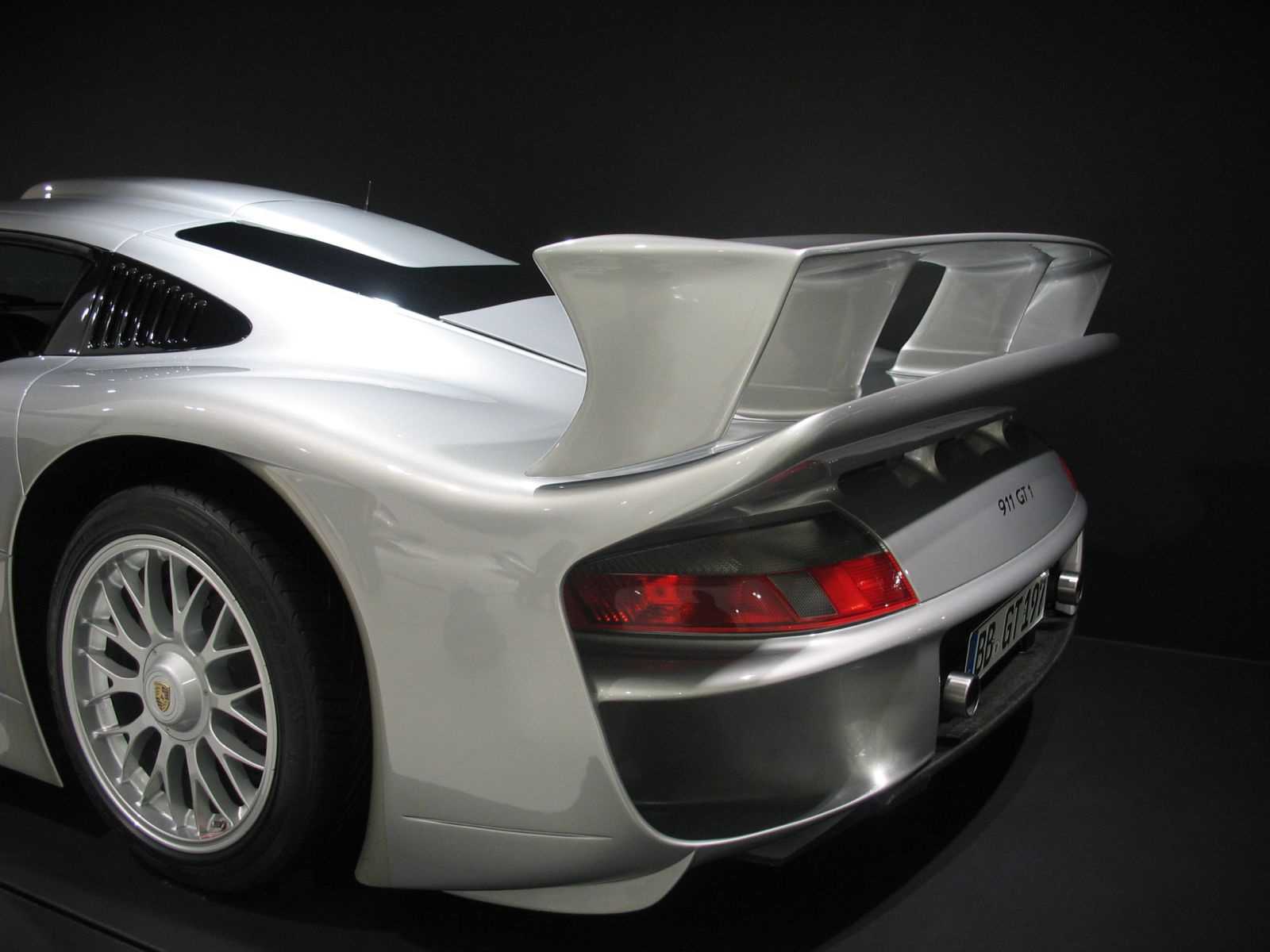 Porsche 911 GT1