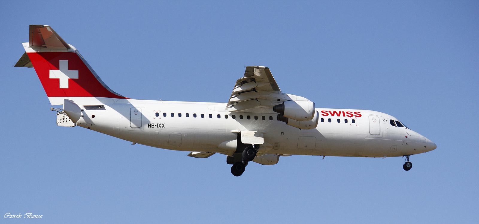 Avro RJ 100