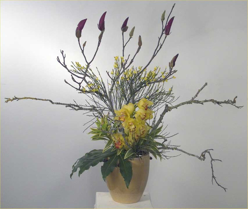 magnolia-cymbidium-ikebana-