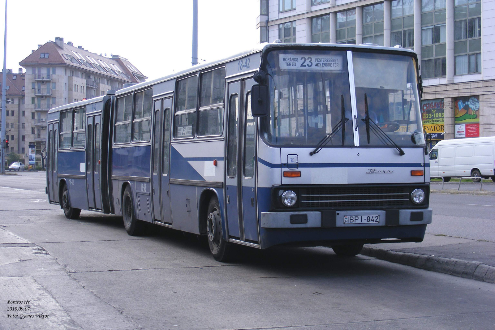 Busz BPI-842