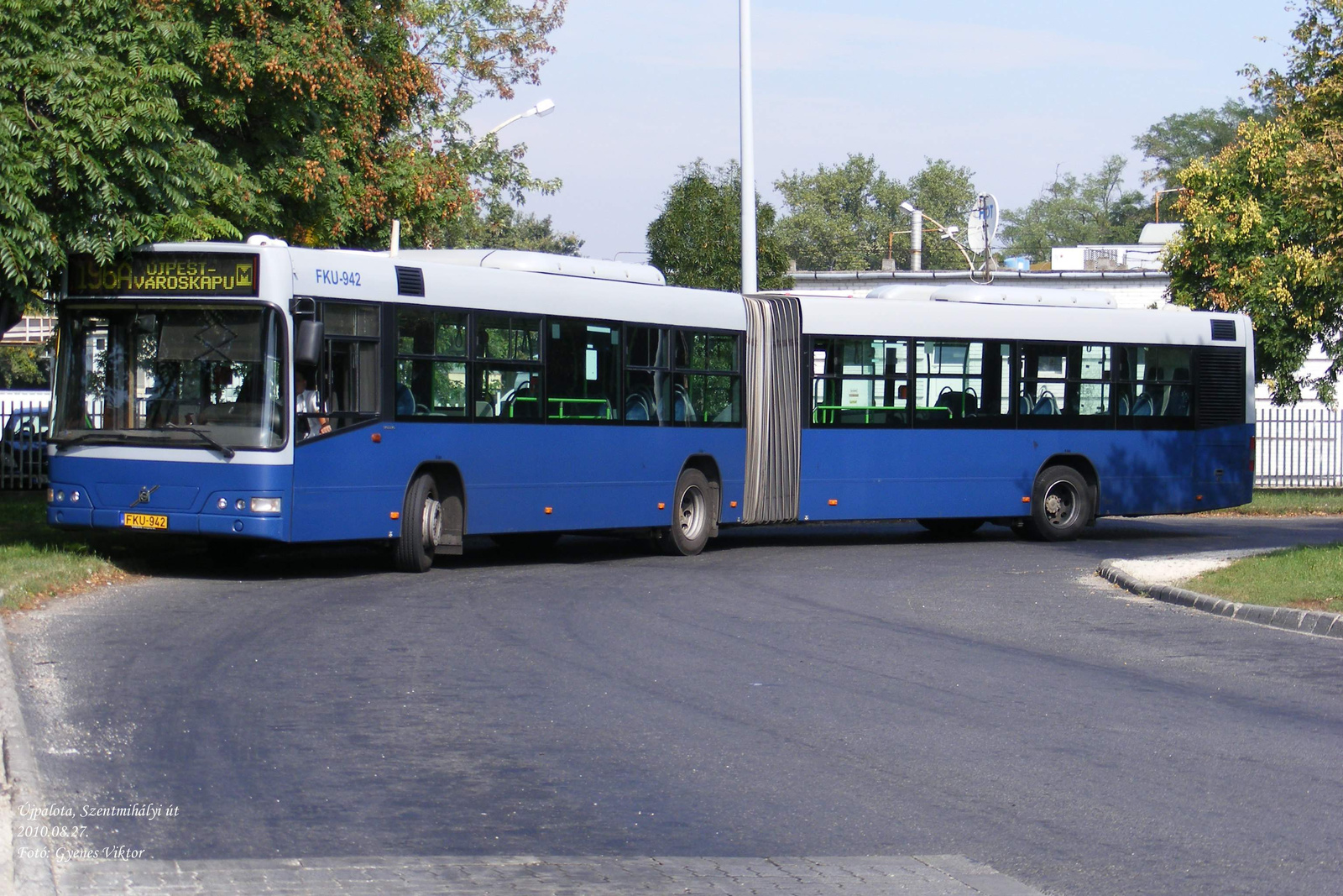 Busz FKU-942