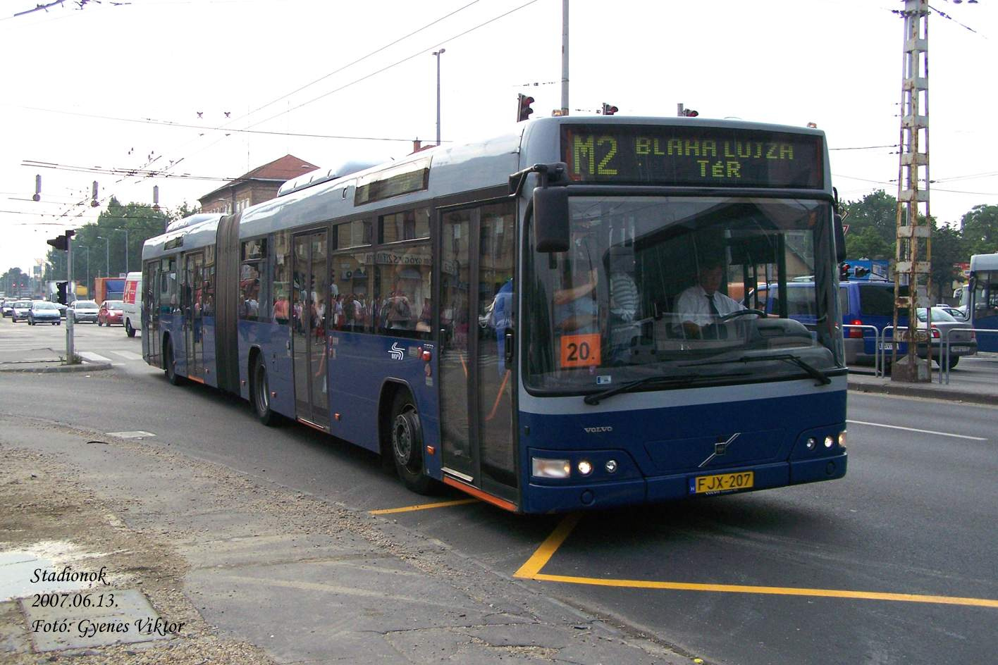 Busz FJX-207