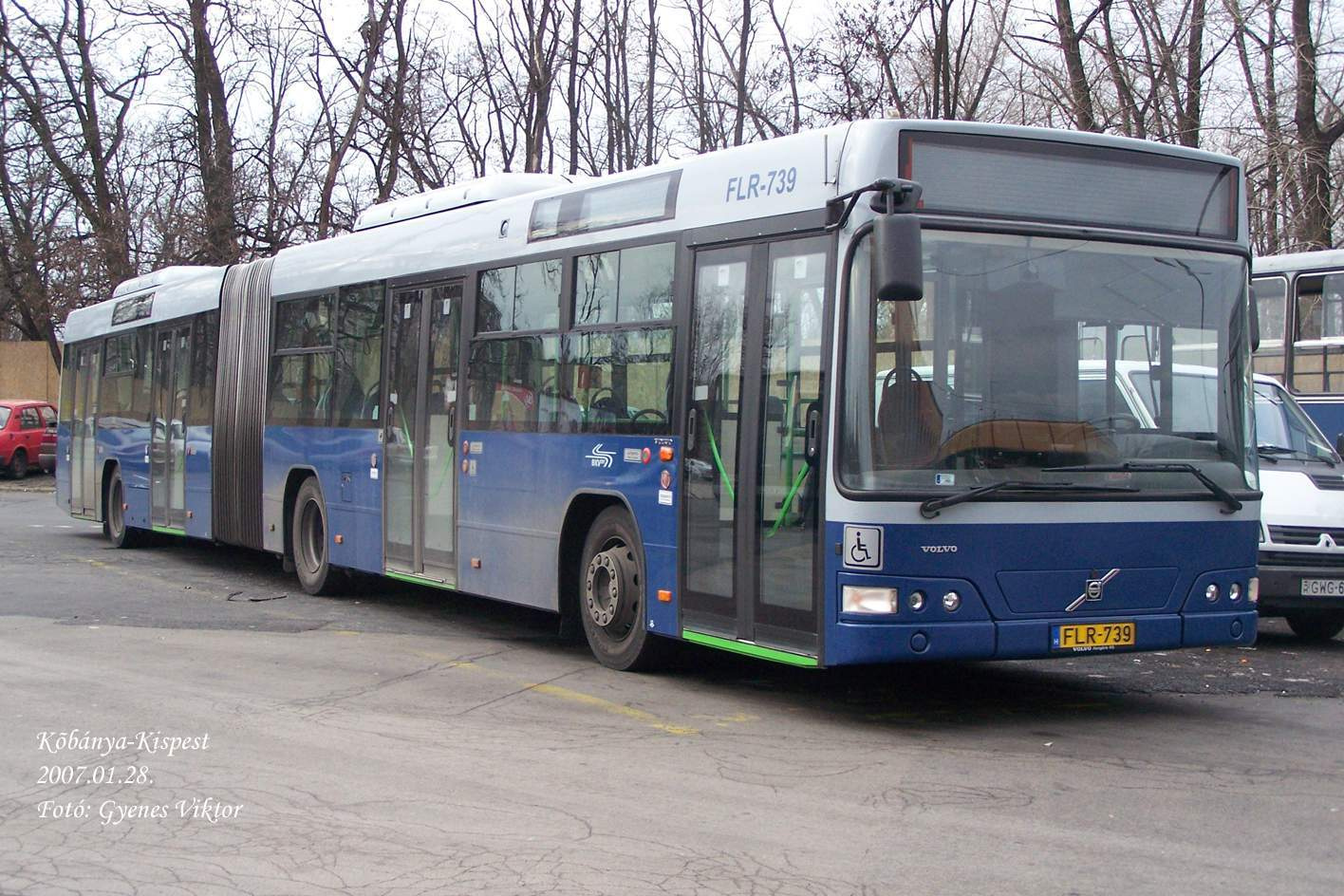 Busz FLR-739