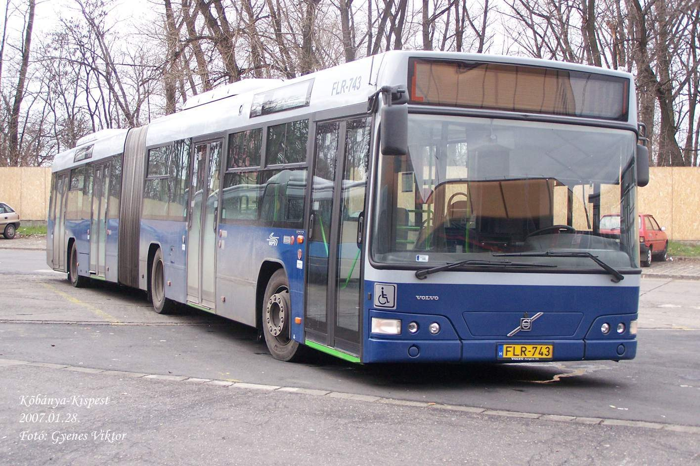 Busz FLR-743