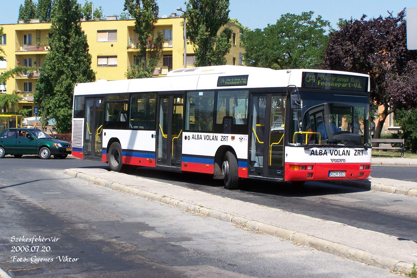 Volvo B7L-KCH-563