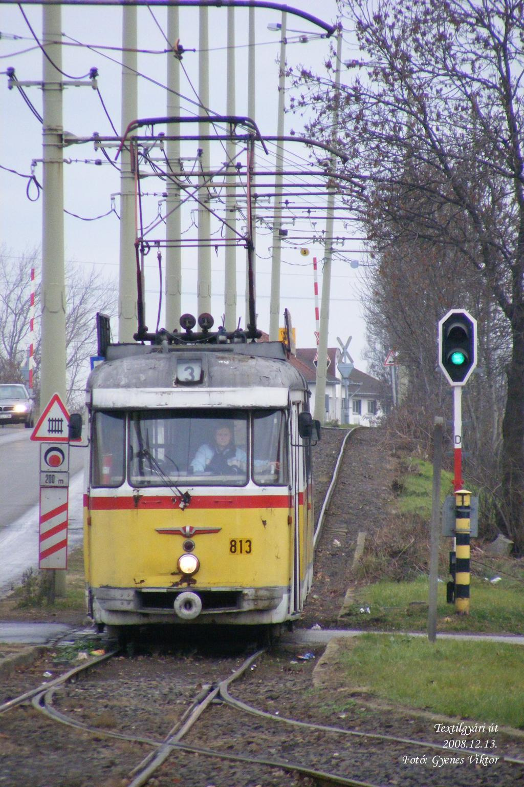 SZKT813 2