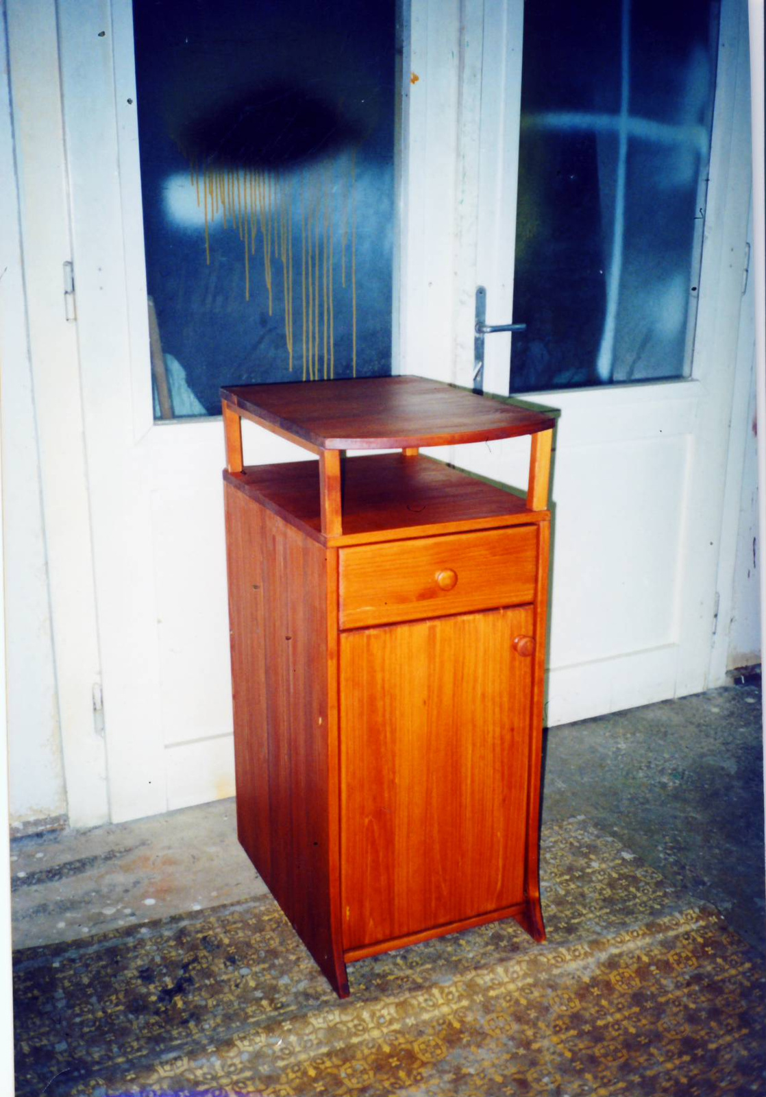 little pine bedside table(1)