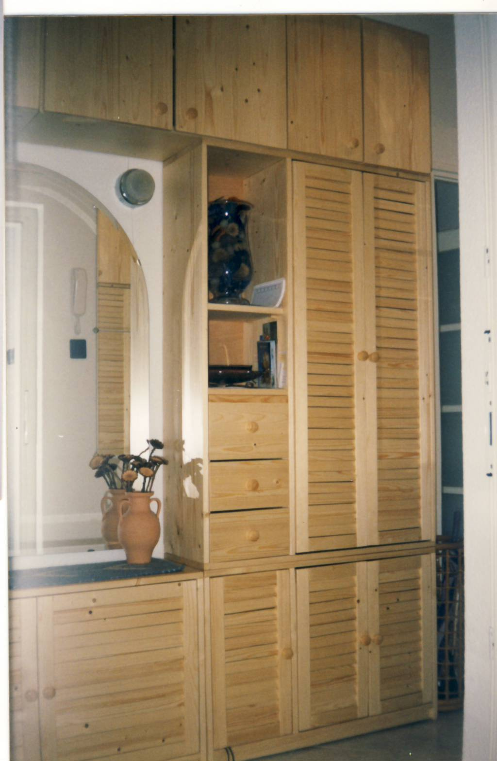 pine wood cupboard (6)