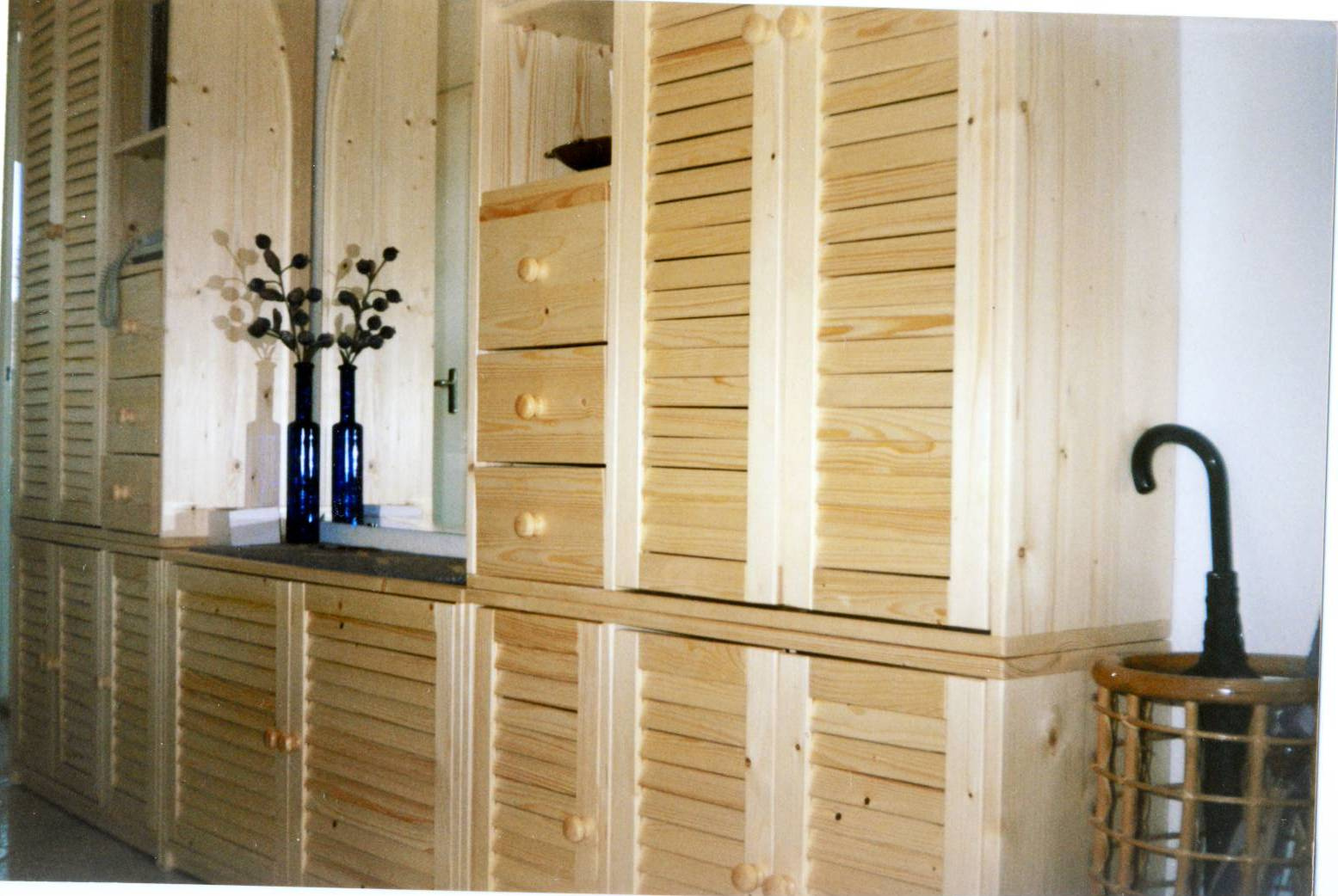 pine wood cupboard (7)