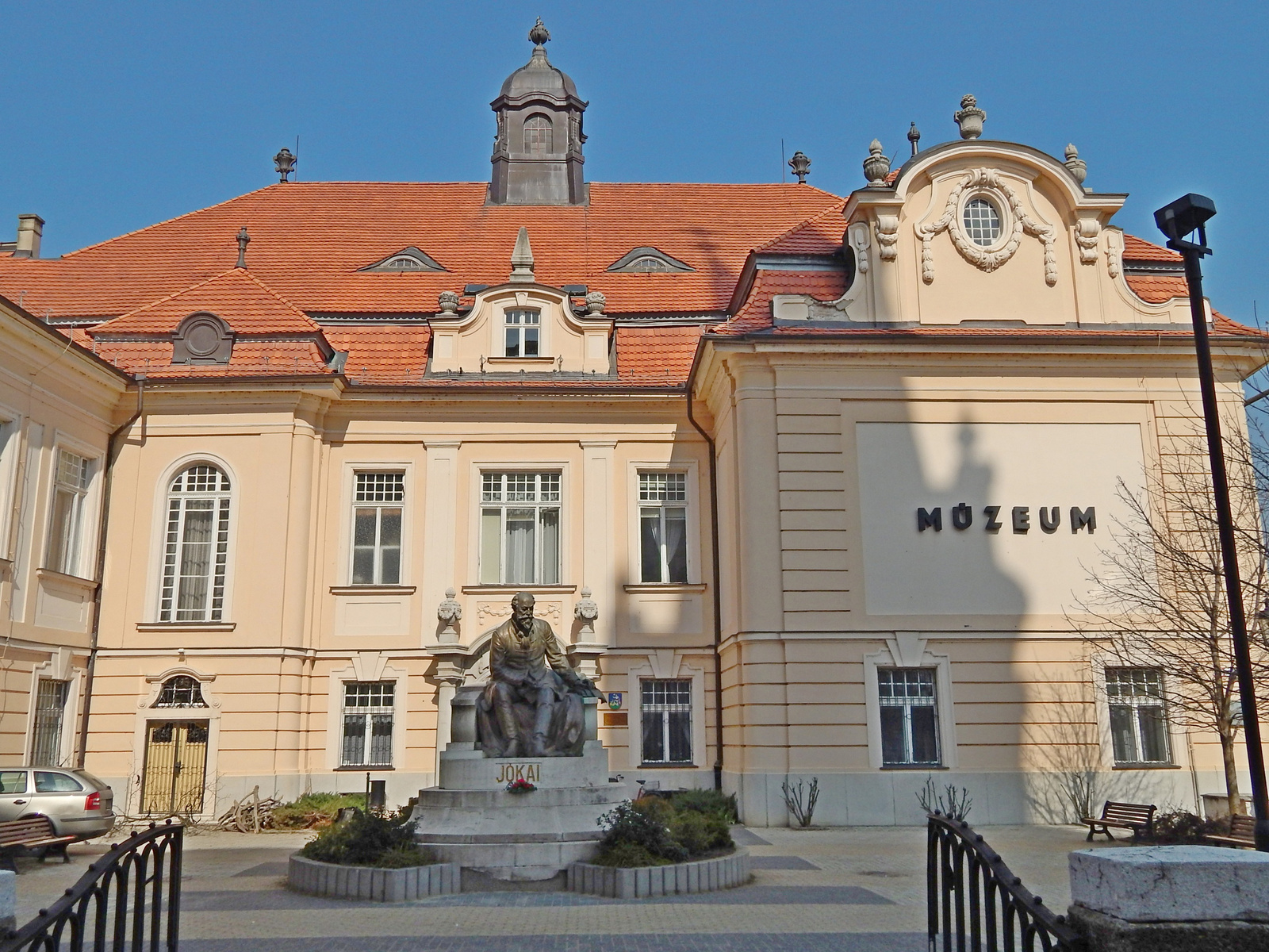 Révkomáromi Jókai Múzeum