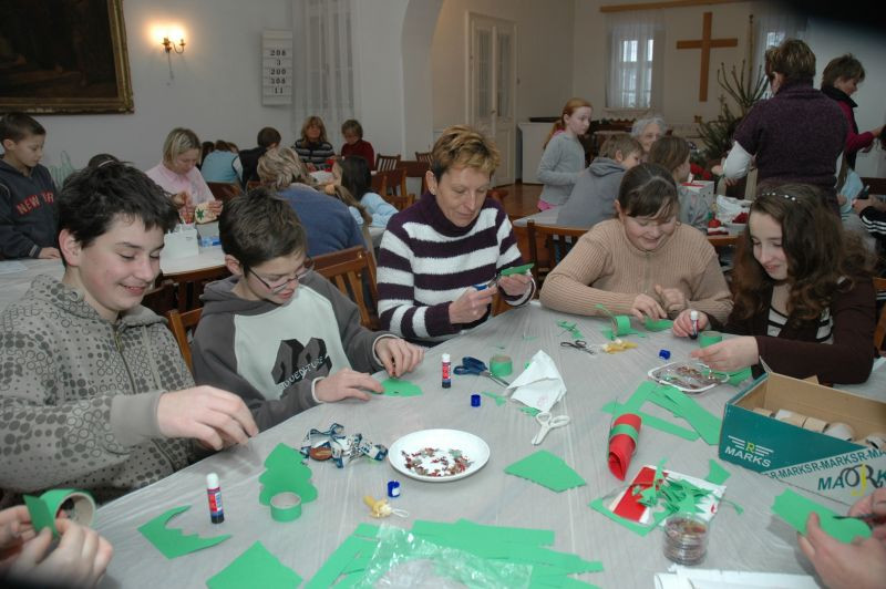 szelvétagyűrűk és mécsestartók