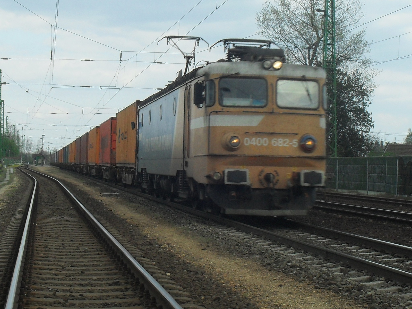 0400 682-5 Csaurusz