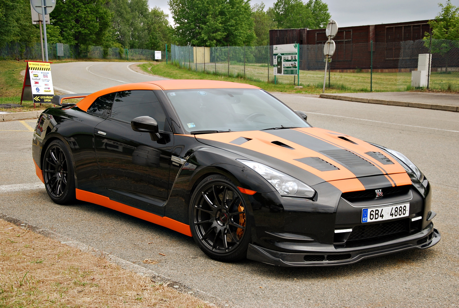 Nissan GT-R