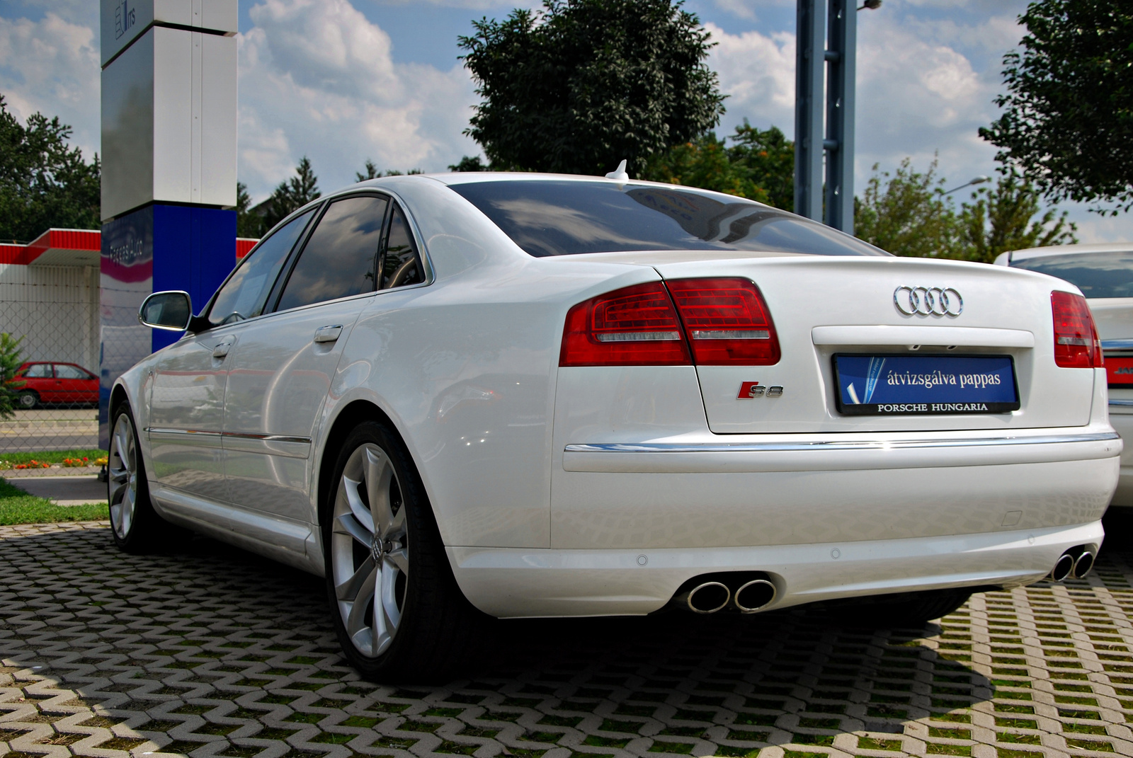 Audi S8