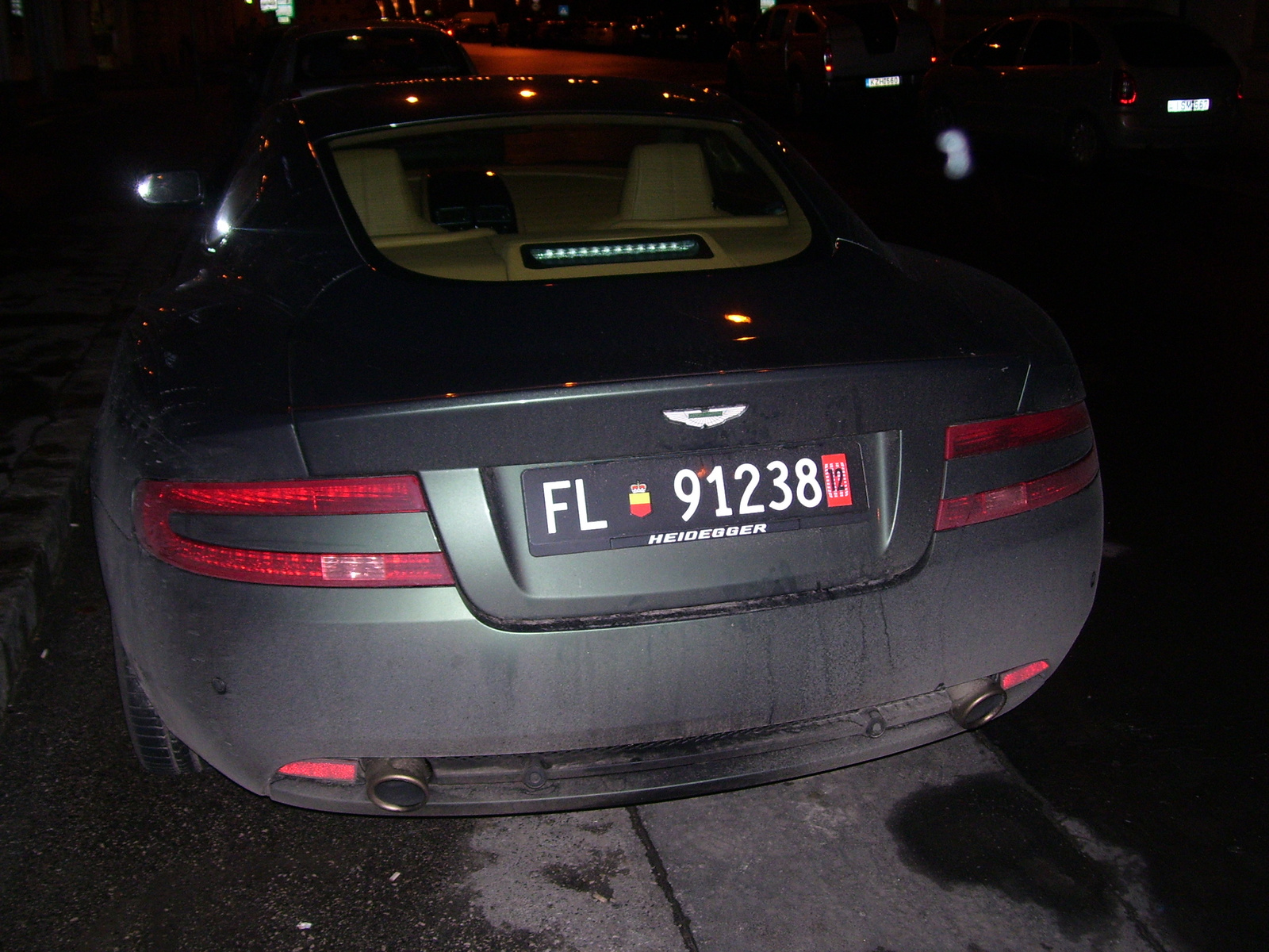 Aston Martin DB9