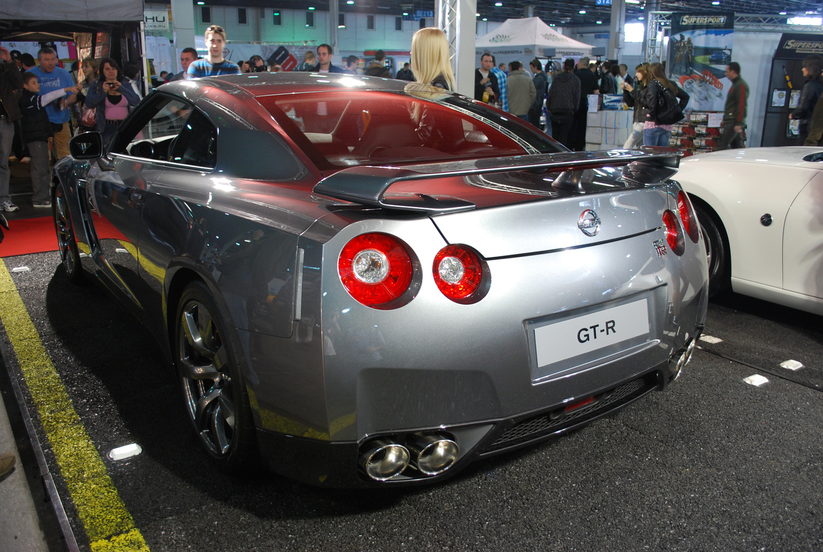 Nissan GT-R