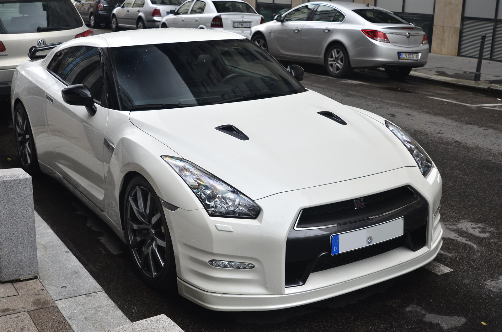 Nissan GT-R