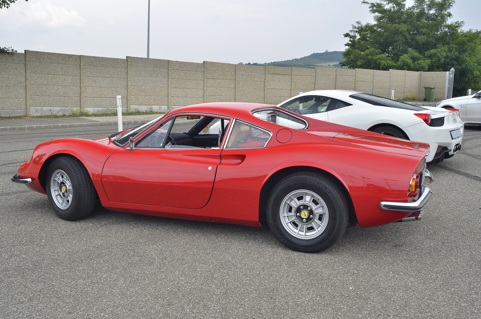 Ferrari Dino 246 GT - Ferrari 458 Italia