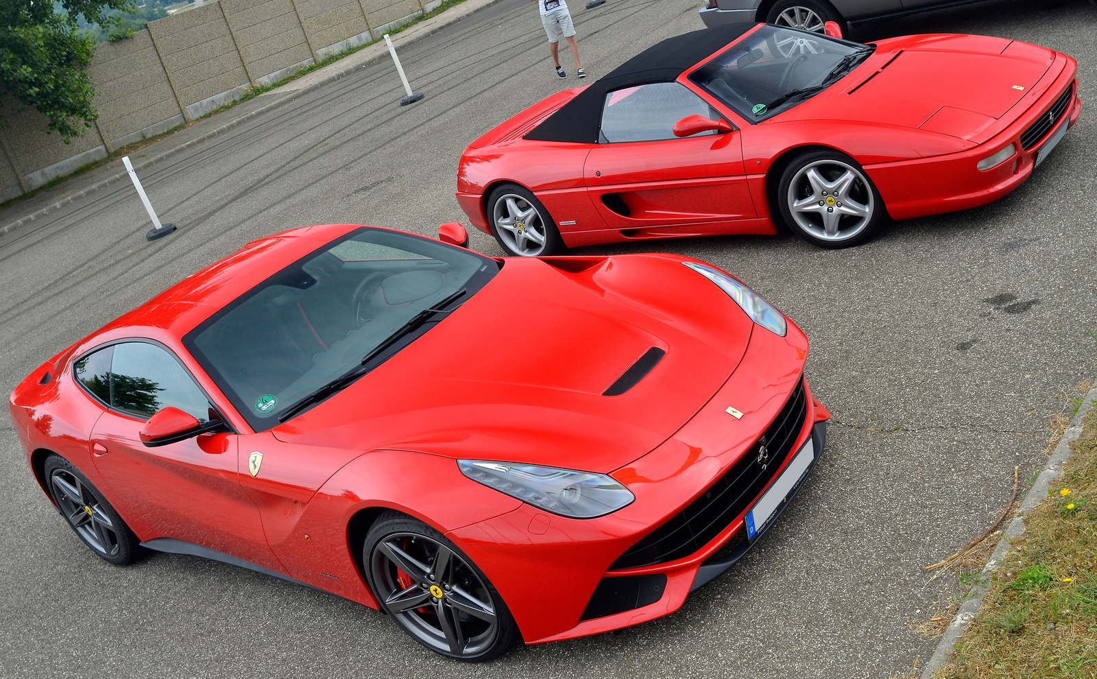 Ferrari F12berlinetta és 355 Spider
