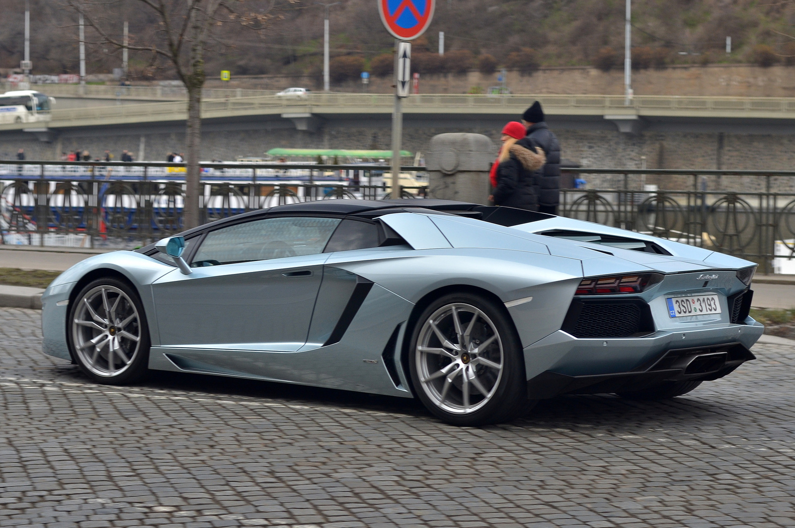 Lamborghini Aventador Roadster