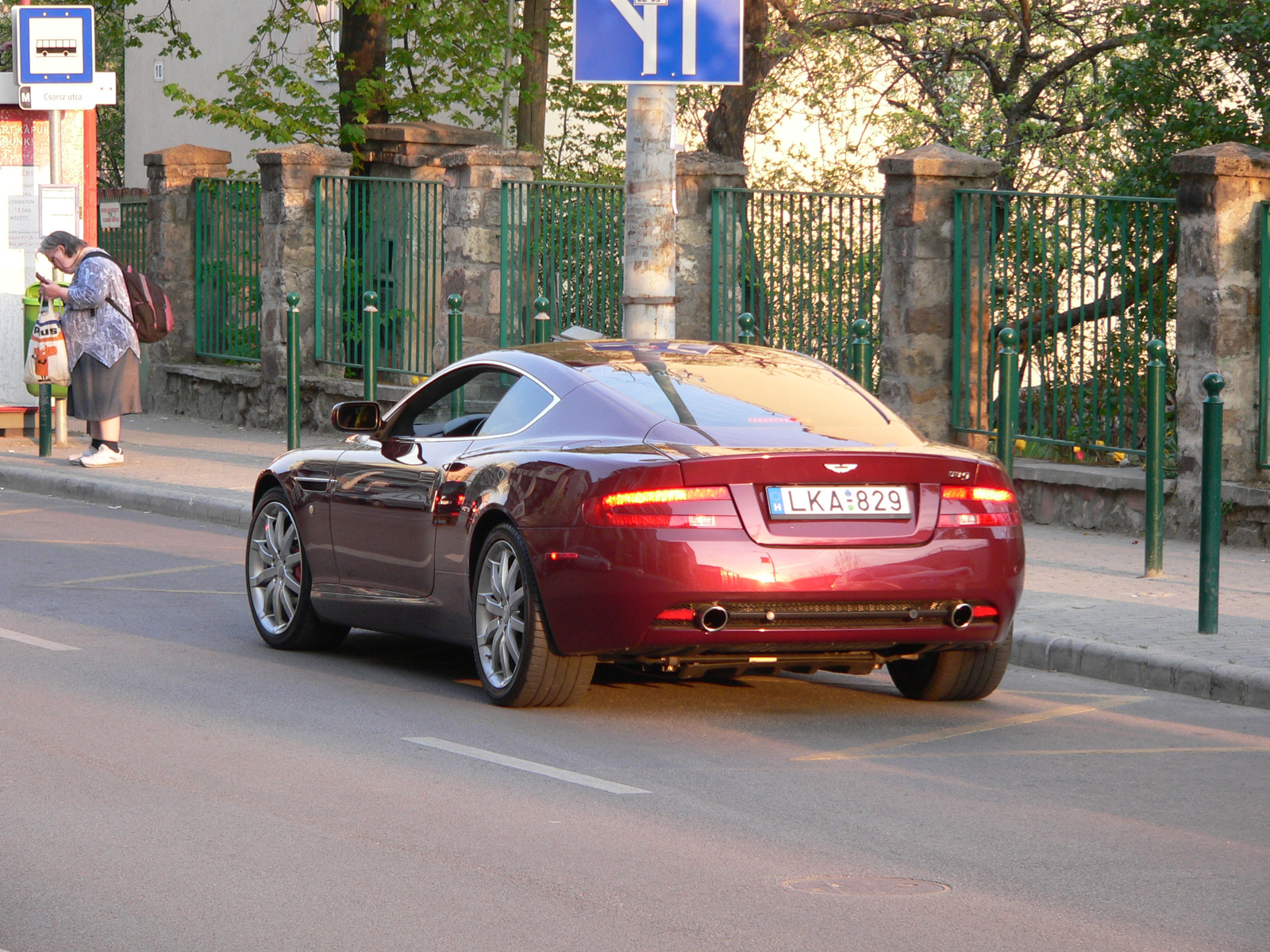 Aston Martin DB9